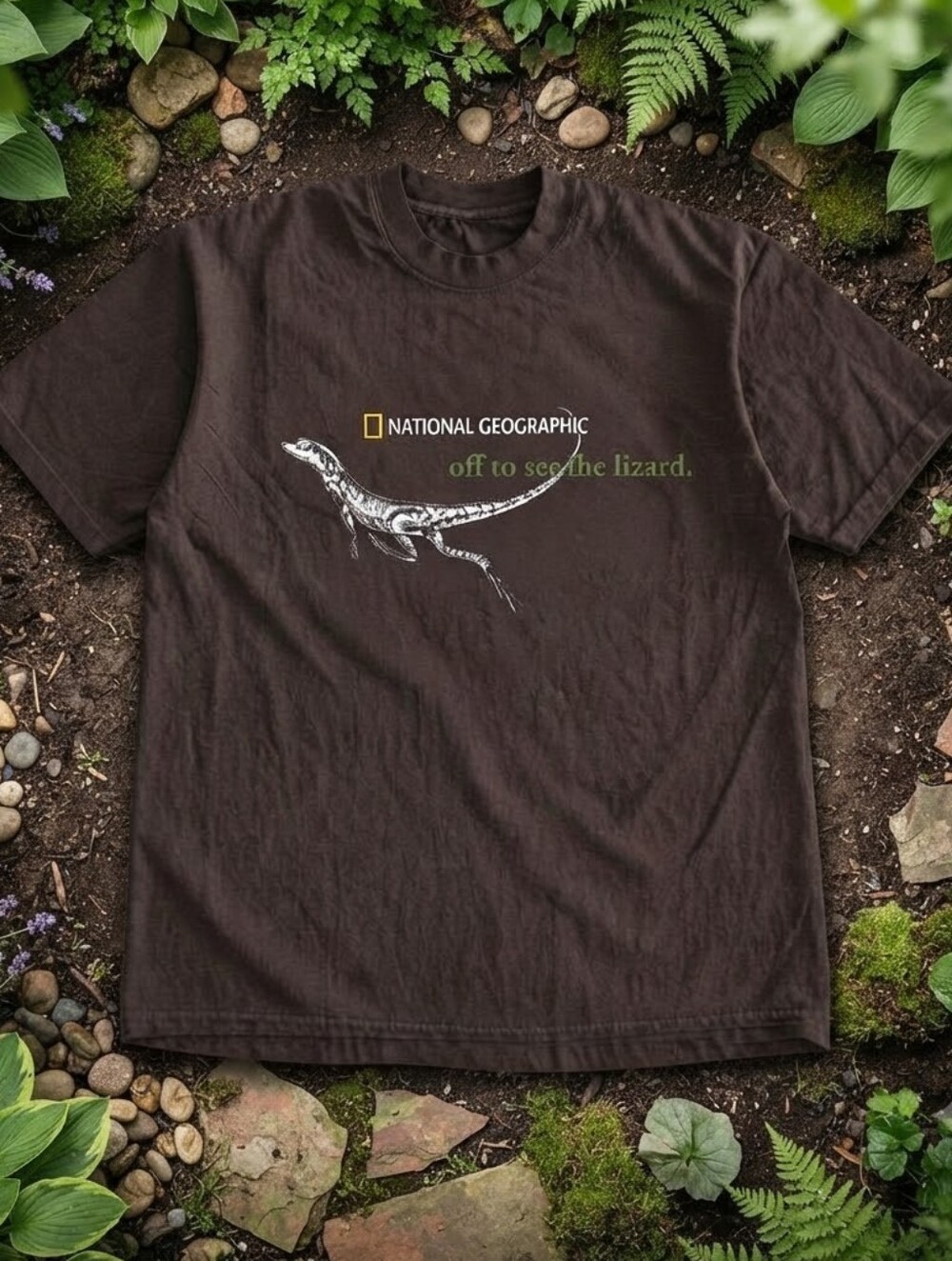 National Geographic brown graphic tee with lizard